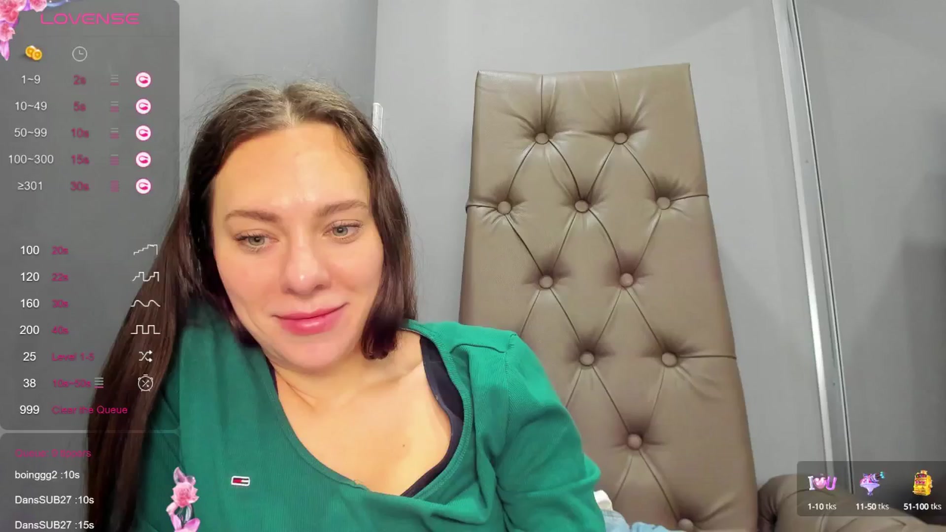 Gallery image thumbnail from Nicole_Kramm's myfreecams stream on, 12/14/2024, 14:09 image 11 of 20