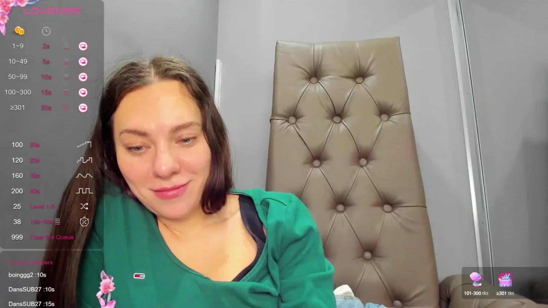 Gallery image thumbnail from Nicole_Kramm's myfreecams stream on, 12/14/2024, 14:09 image 17 of 20