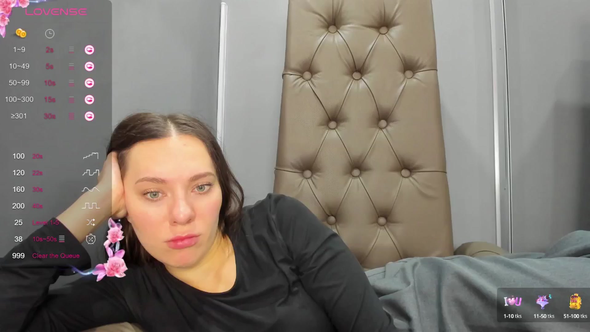 Gallery image thumbnail from Nicole_Kramm's myfreecams stream on, 12/18/2024, 11:16 image 12 of 20