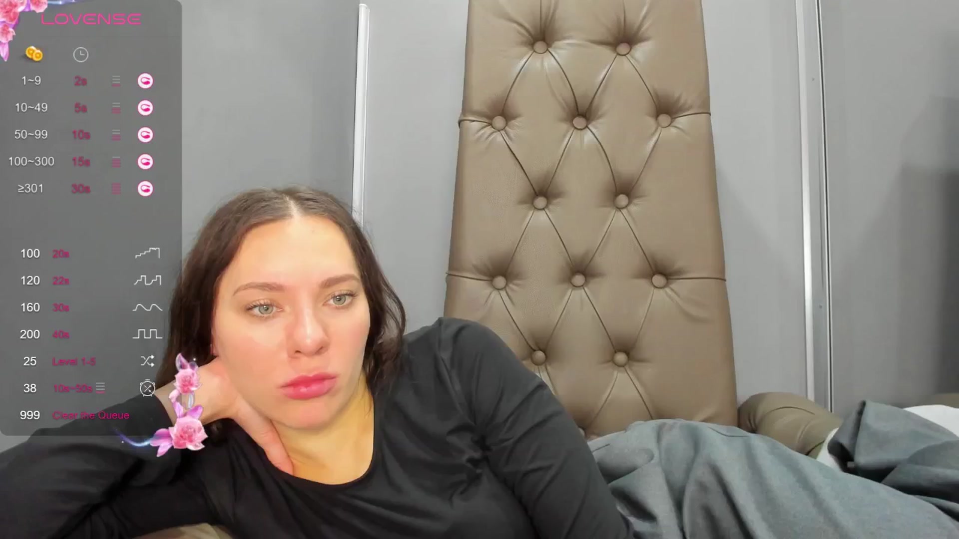 Gallery image thumbnail from Nicole_Kramm's myfreecams stream on, 12/18/2024, 11:16 image 18 of 20