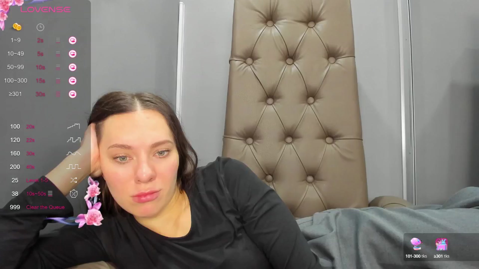 Gallery image thumbnail from Nicole_Kramm's myfreecams stream on, 12/18/2024, 11:16 image 13 of 20