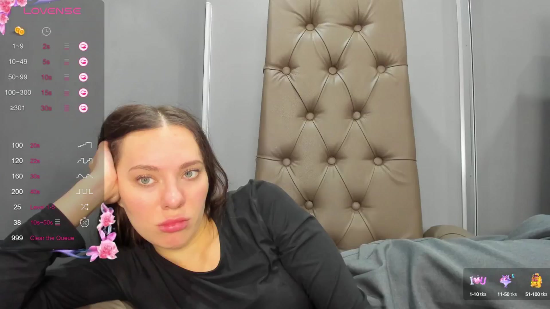 Gallery image thumbnail from Nicole_Kramm's myfreecams stream on, 12/18/2024, 11:16 image 11 of 20