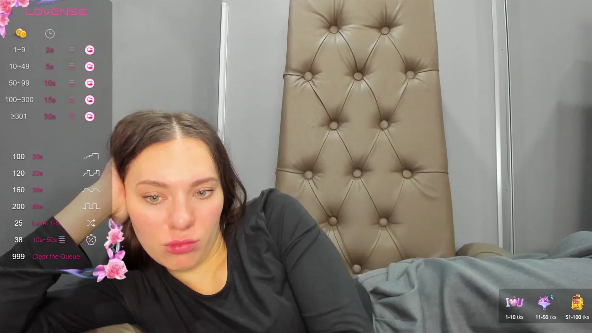 Gallery image thumbnail from Nicole_Kramm's myfreecams stream on, 12/18/2024, 11:16 image 9 of 20