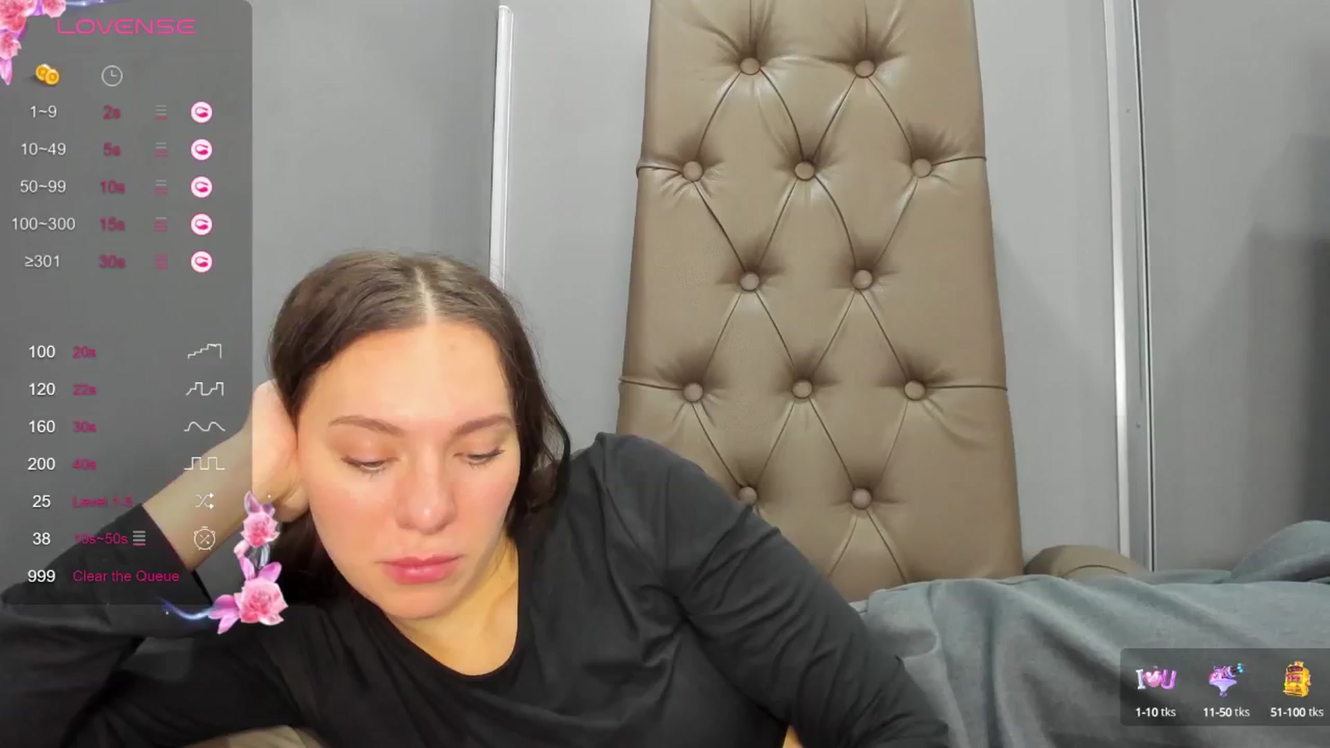 Gallery image thumbnail from Nicole_Kramm's myfreecams stream on, 12/18/2024, 11:16 image 8 of 20