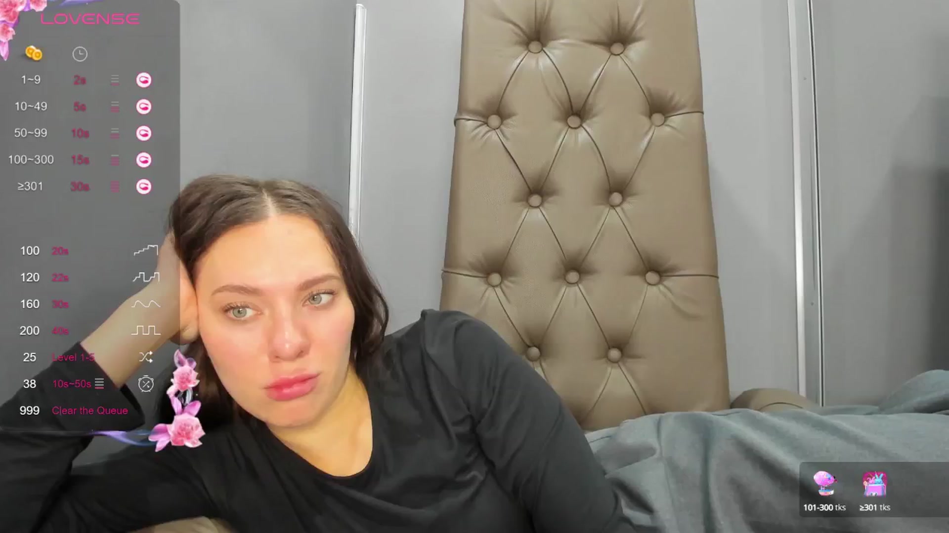 Gallery image thumbnail from Nicole_Kramm's myfreecams stream on, 12/18/2024, 11:16 image 1 of 20