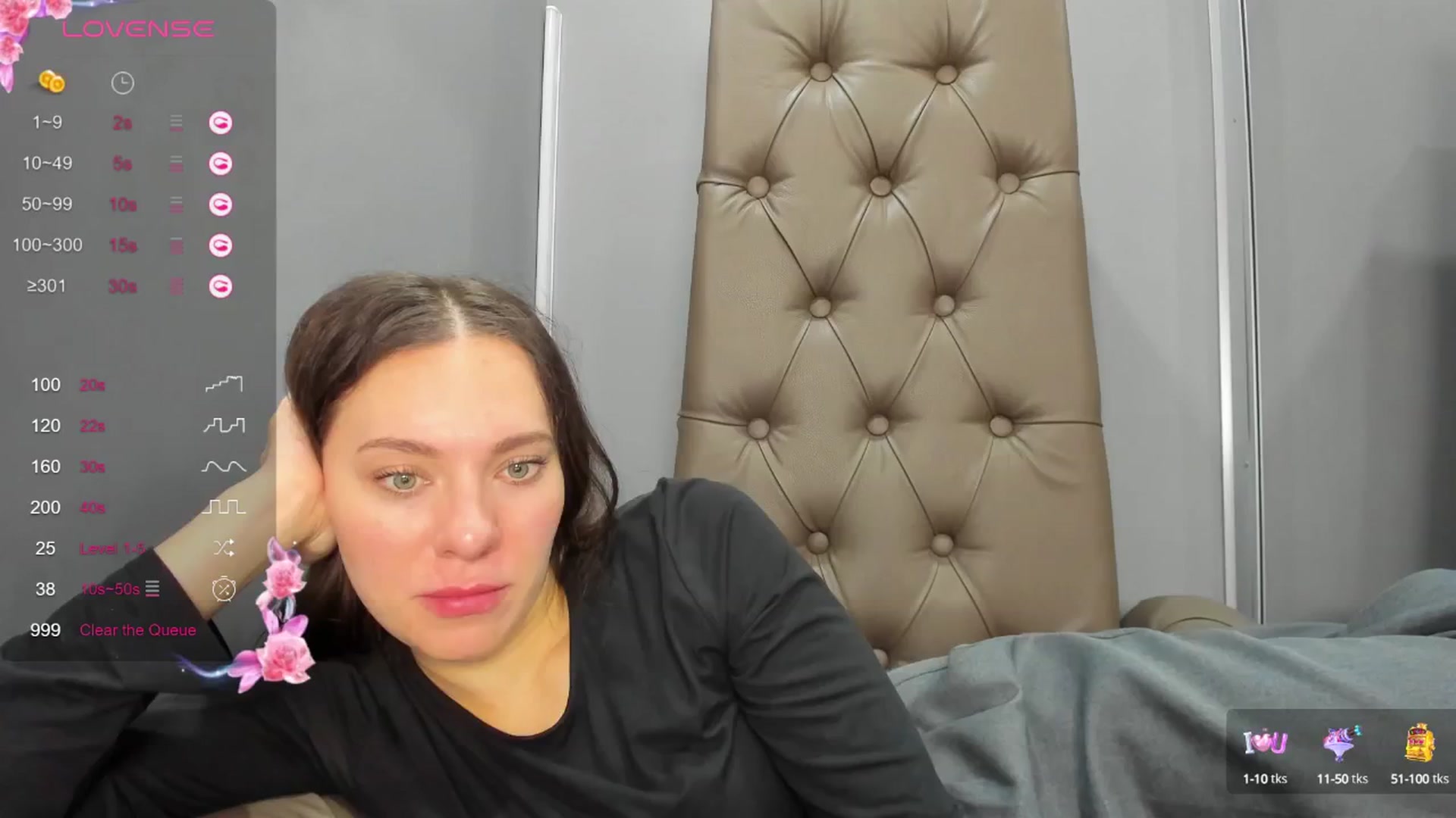 Gallery image thumbnail from Nicole_Kramm's myfreecams stream on, 12/18/2024, 11:16 image 6 of 20
