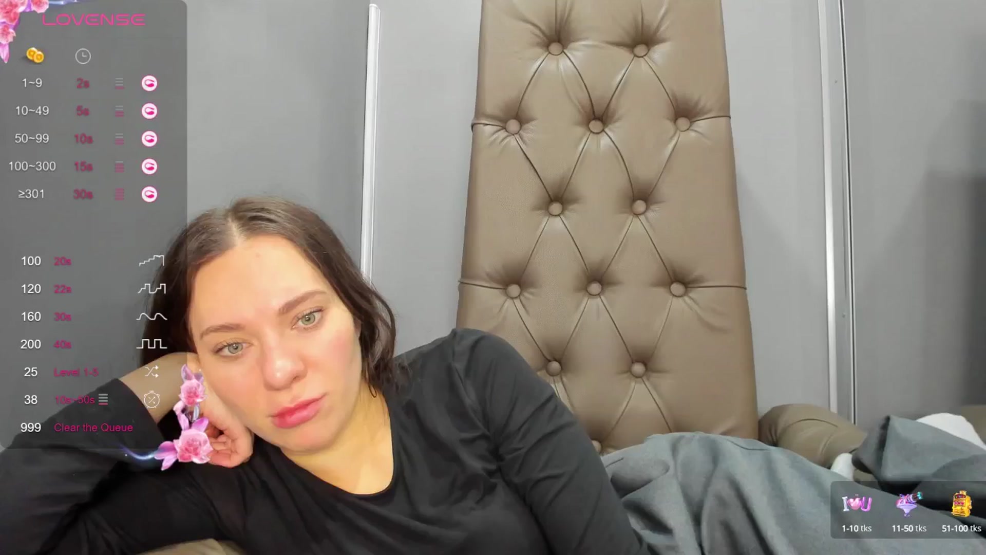 Gallery image thumbnail from Nicole_Kramm's myfreecams stream on, 12/18/2024, 11:16 image 20 of 20