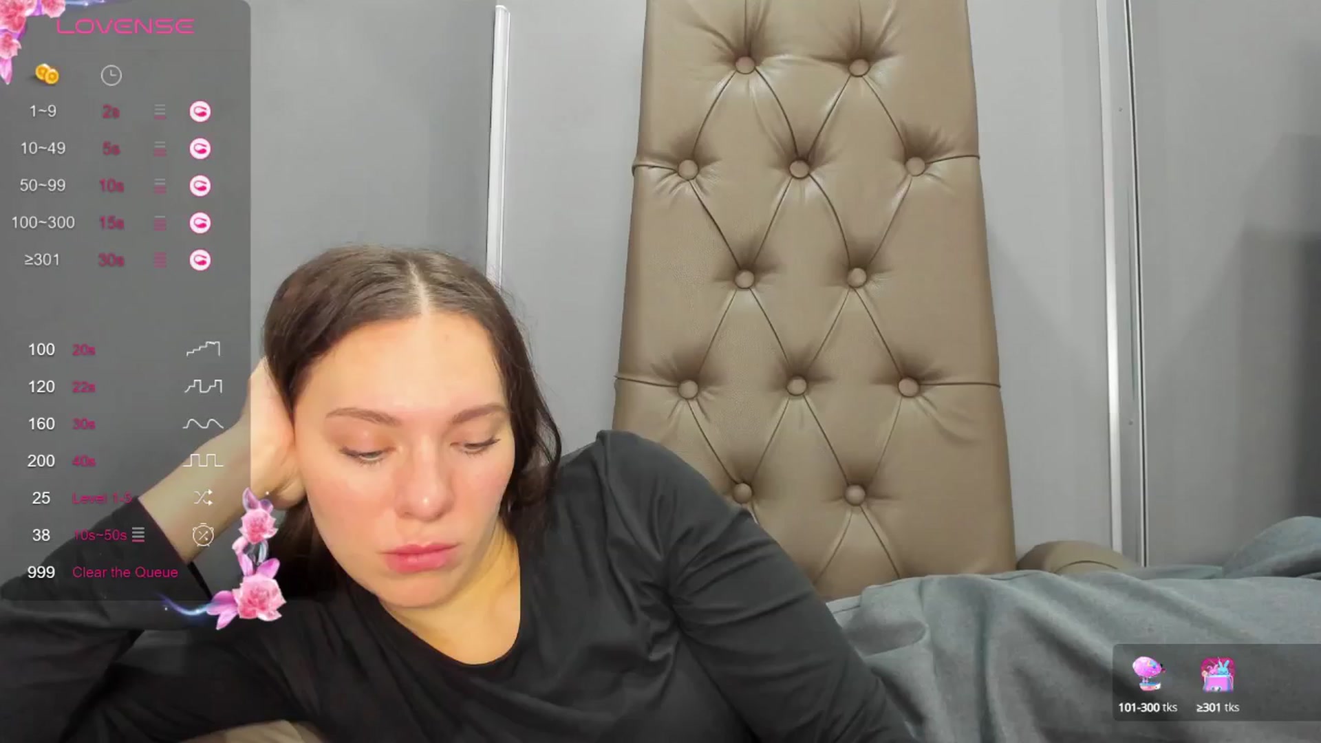 Gallery image thumbnail from Nicole_Kramm's myfreecams stream on, 12/18/2024, 11:16 image 4 of 20