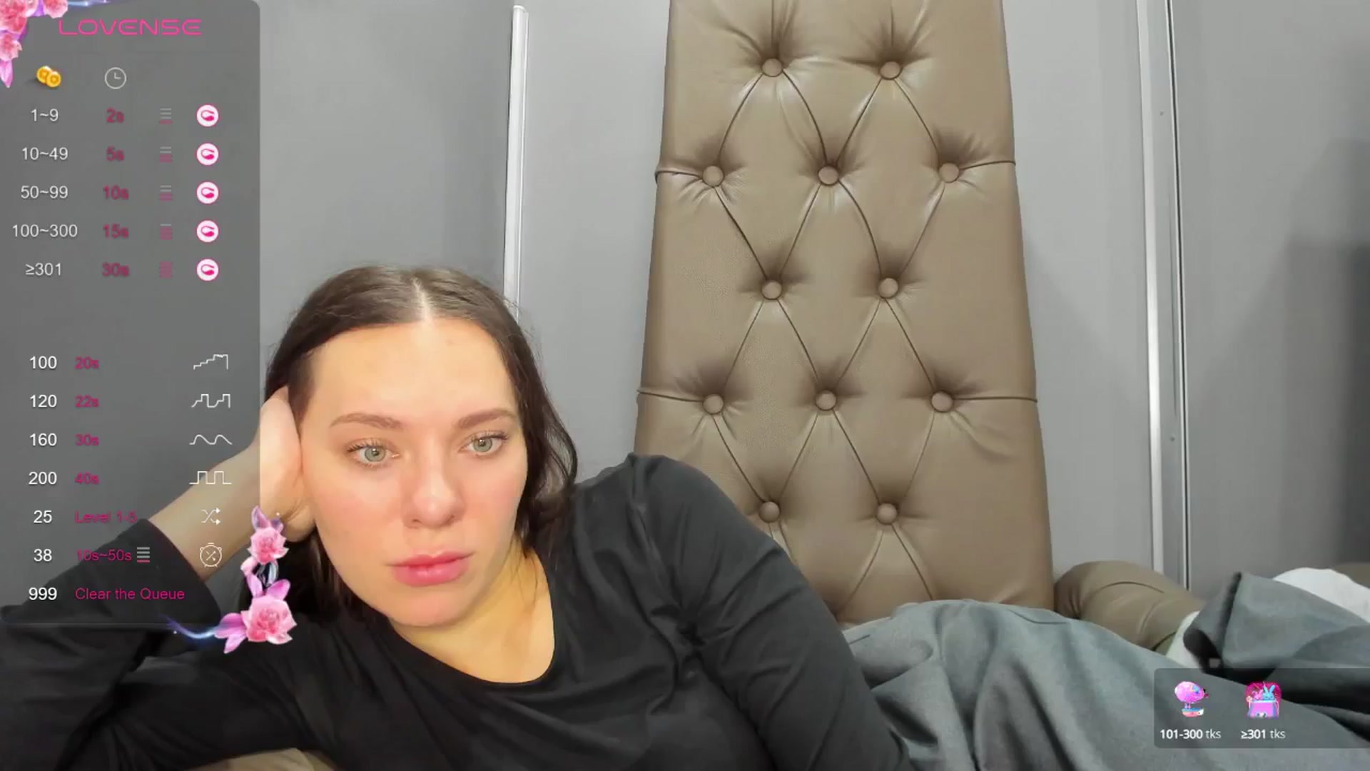 Gallery image thumbnail from Nicole_Kramm's myfreecams stream on, 12/18/2024, 11:16 image 16 of 20