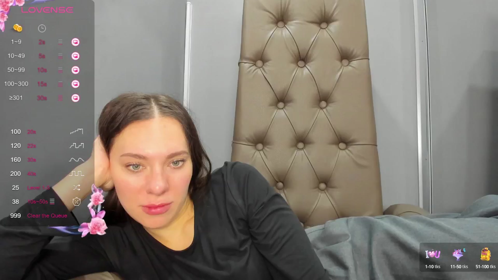 Gallery image thumbnail from Nicole_Kramm's myfreecams stream on, 12/18/2024, 11:16 image 5 of 20