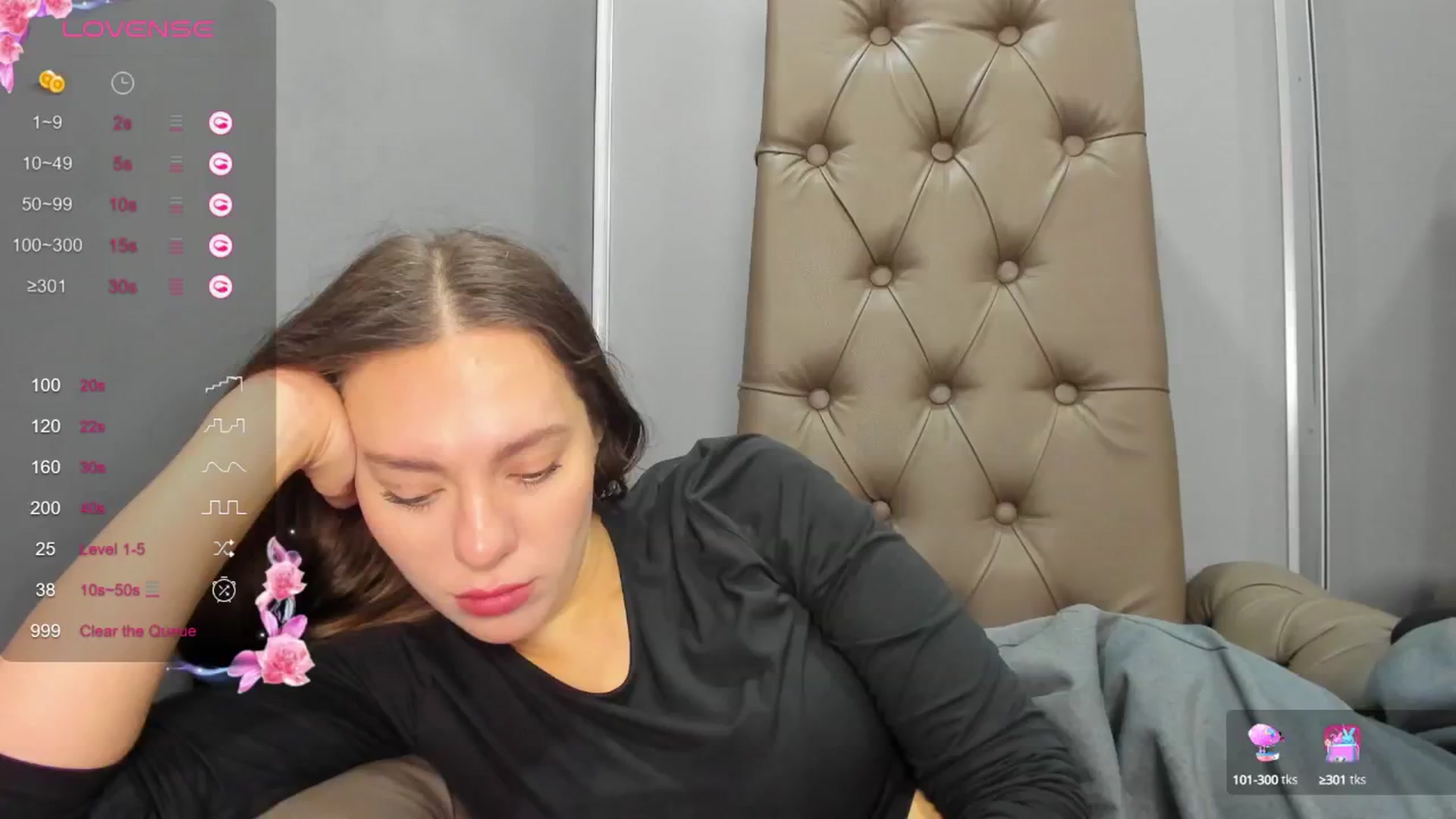 Gallery image thumbnail from Nicole_Kramm's myfreecams stream on, 12/20/2024, 12:16 image 11 of 20