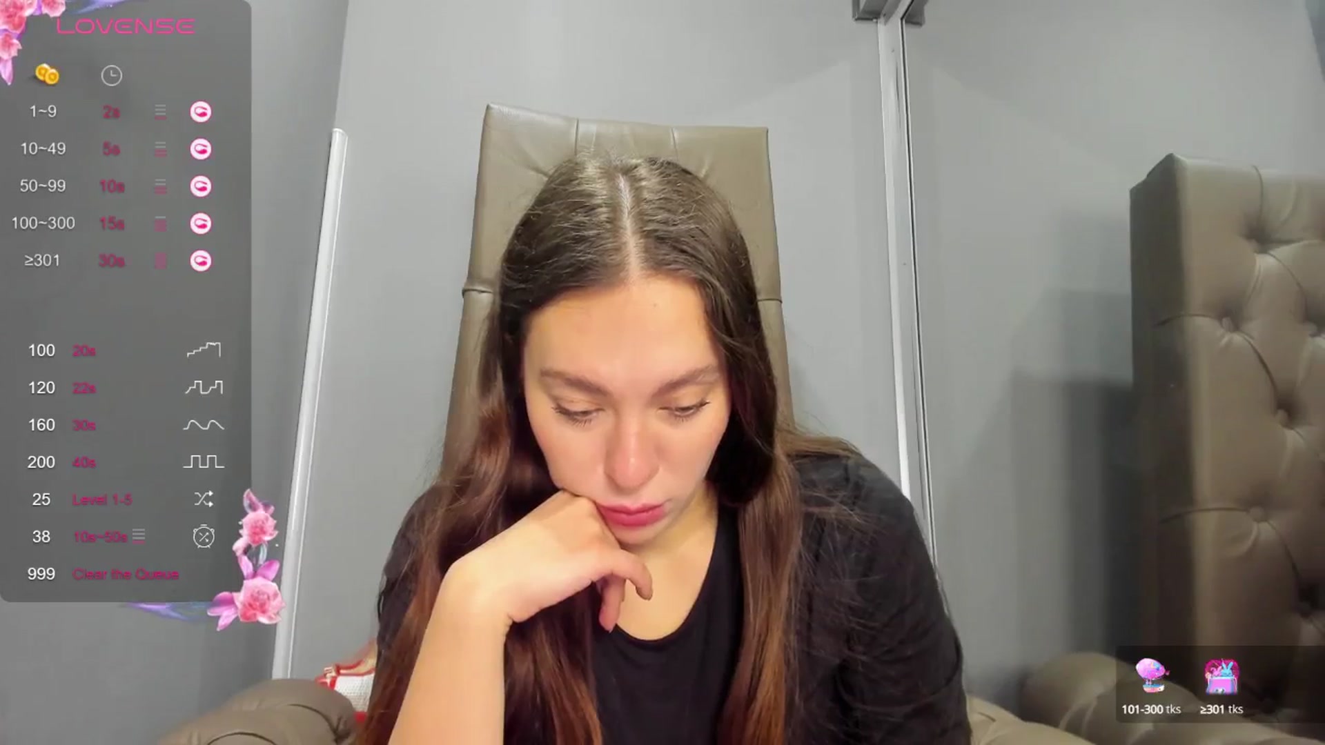 Gallery image thumbnail from Nicole_Kramm's myfreecams stream on, 12/20/2024, 12:16 image 18 of 20
