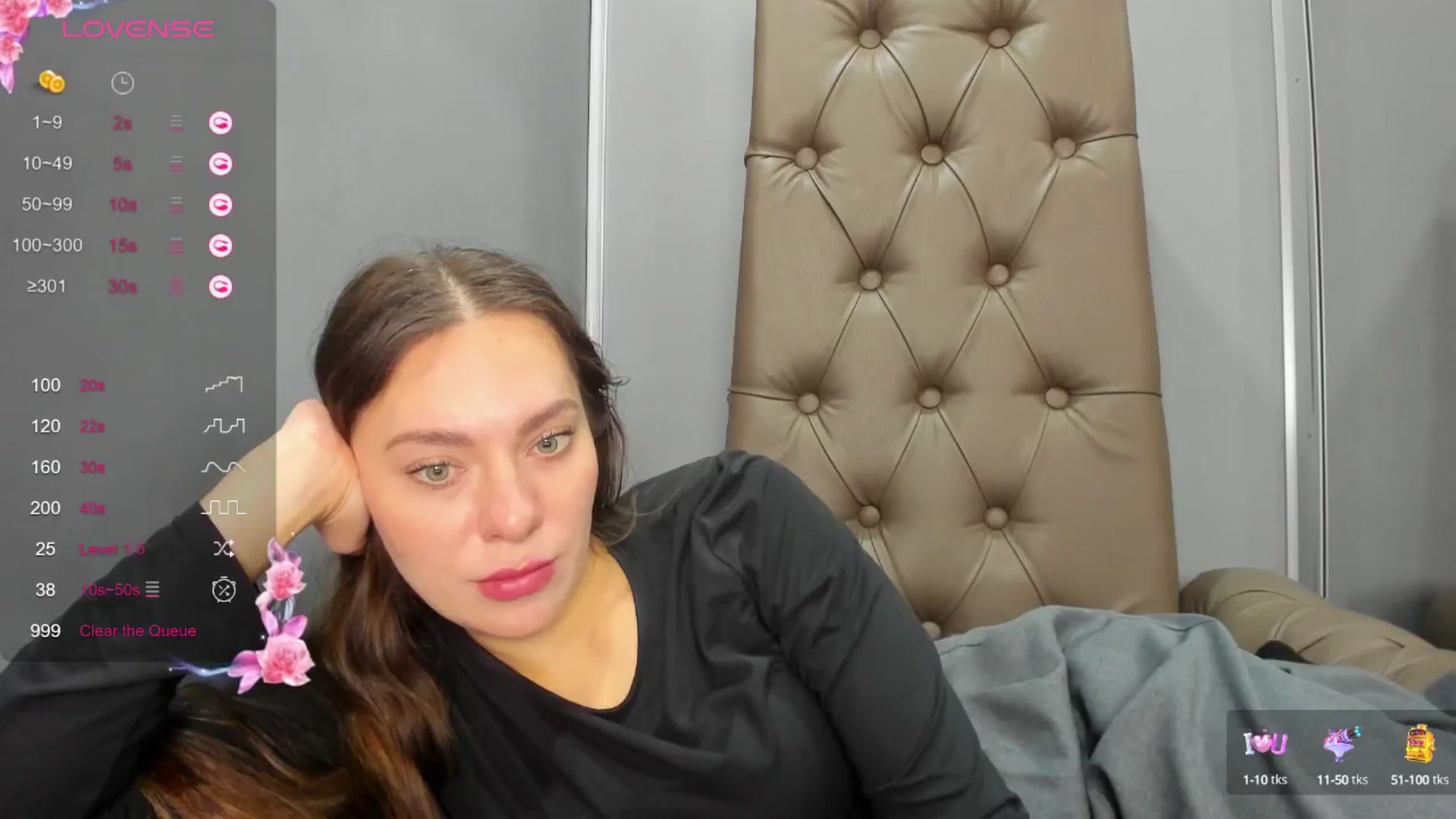 Gallery image thumbnail from Nicole_Kramm's myfreecams stream on, 12/20/2024, 13:25 image 14 of 20