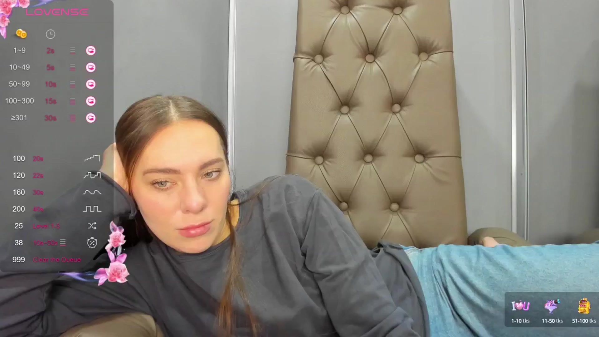 Gallery image thumbnail from Nicole_Kramm's myfreecams stream on, 12/21/2024, 11:38 image 2 of 20