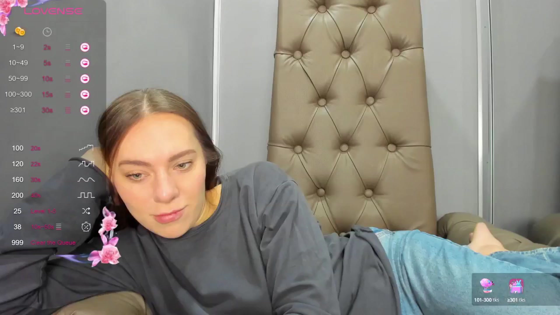 Gallery image thumbnail from Nicole_Kramm's myfreecams stream on, 12/21/2024, 11:38 image 7 of 20