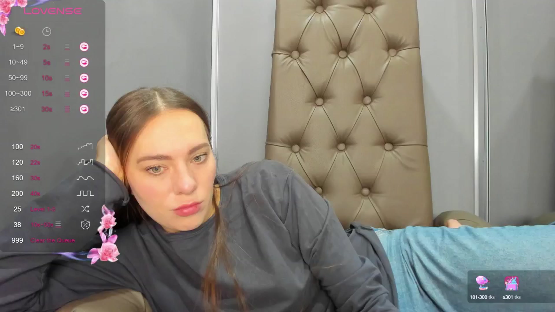 Gallery image thumbnail from Nicole_Kramm's myfreecams stream on, 12/21/2024, 11:38 image 1 of 20