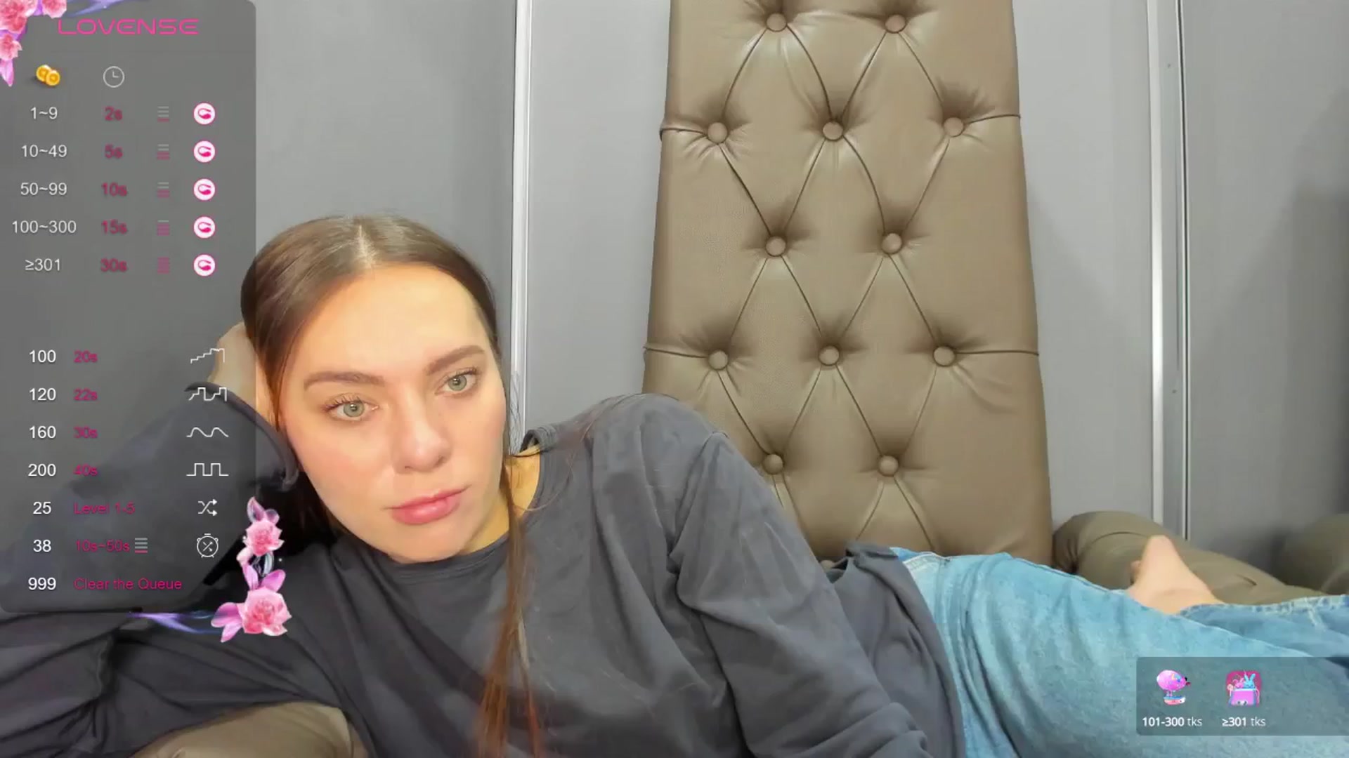 Gallery image thumbnail from Nicole_Kramm's myfreecams stream on, 12/21/2024, 11:38 image 4 of 20