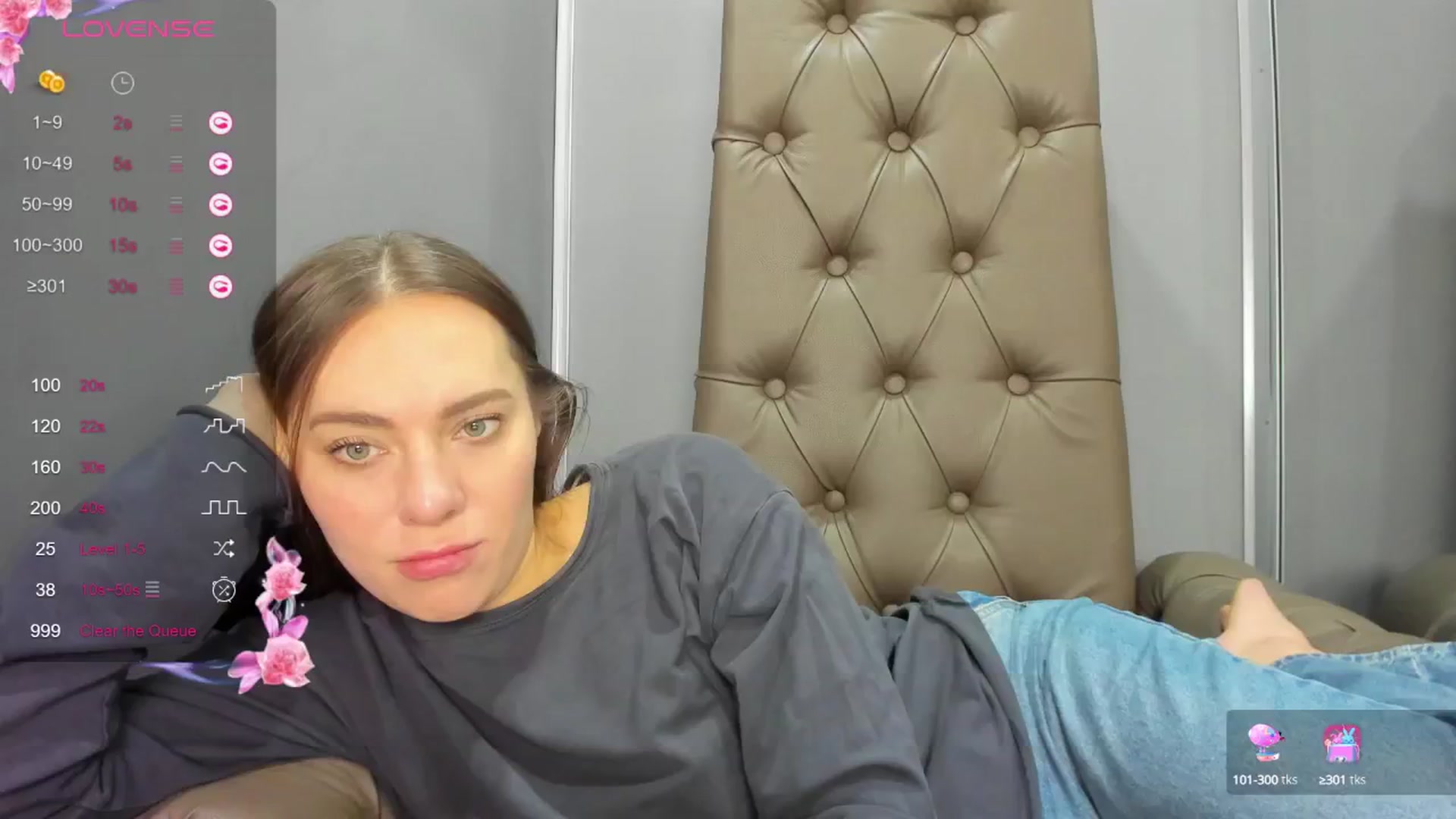 Gallery image thumbnail from Nicole_Kramm's myfreecams stream on, 12/21/2024, 11:38 image 8 of 20