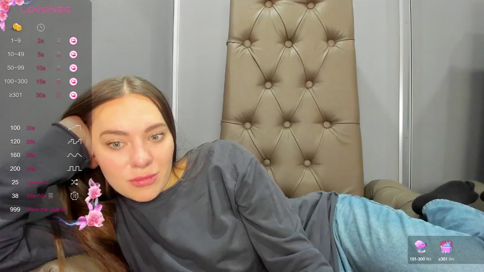 Gallery image thumbnail from Nicole_Kramm's myfreecams stream on, 12/21/2024, 13:16 image 13 of 20