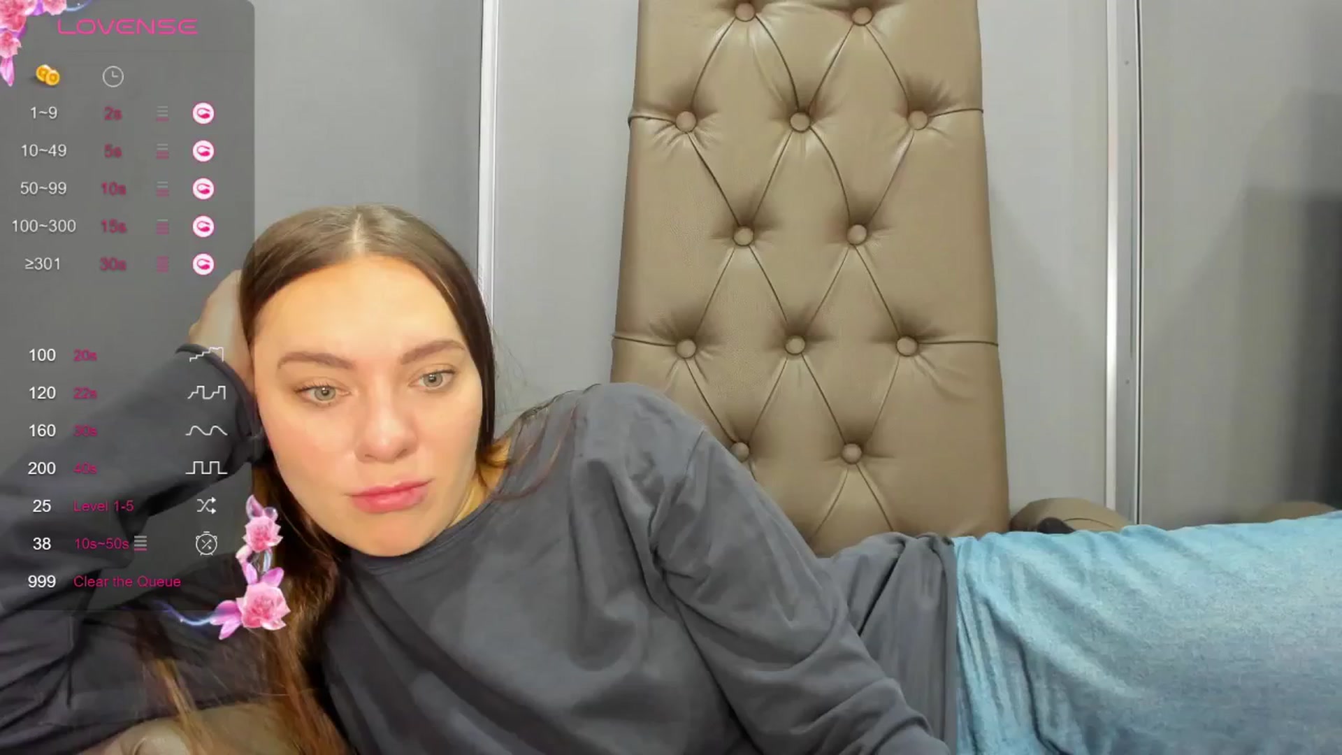 Gallery image thumbnail from Nicole_Kramm's myfreecams stream on, 12/21/2024, 13:16 image 8 of 20