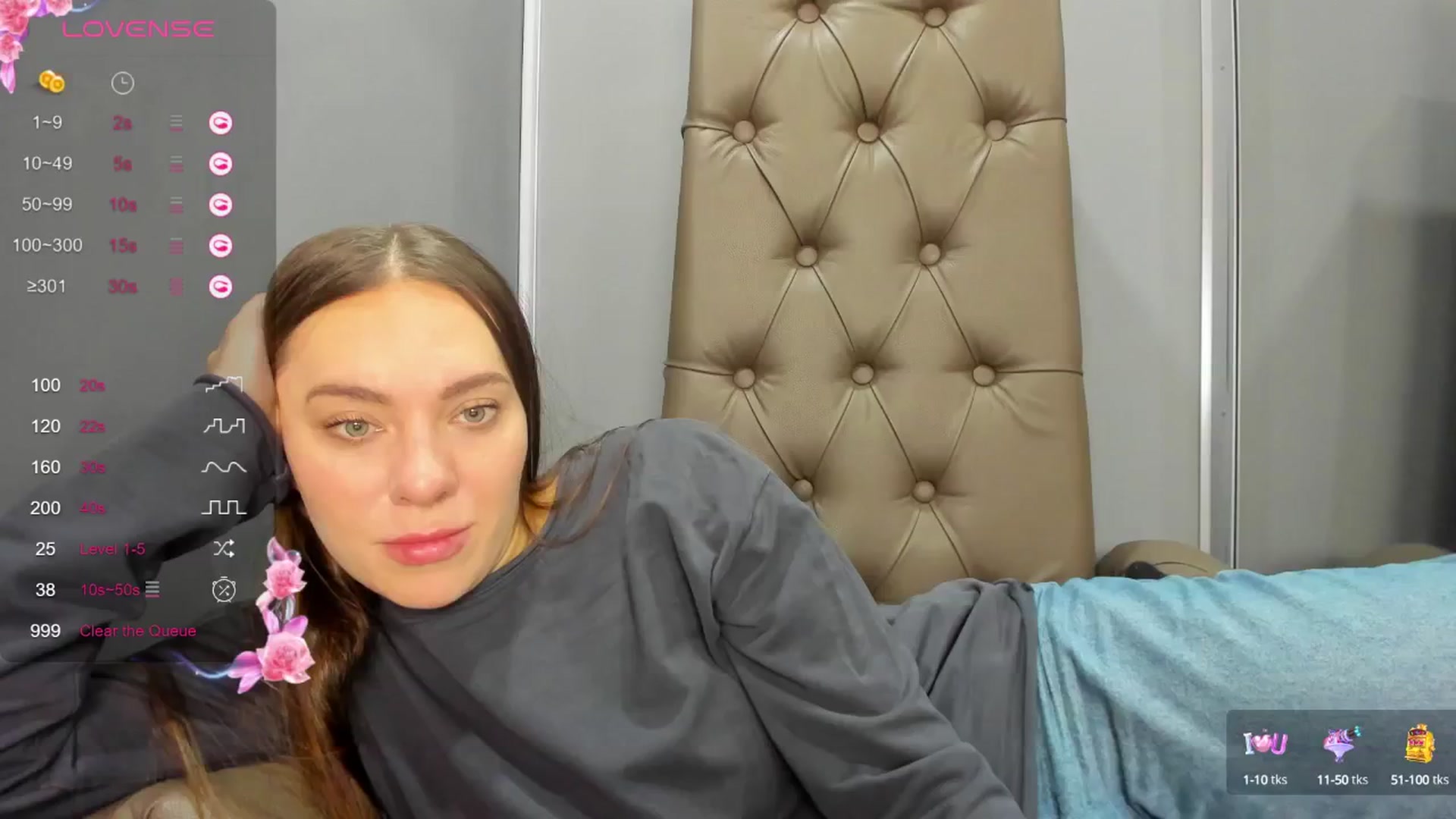 Gallery image thumbnail from Nicole_Kramm's myfreecams stream on, 12/21/2024, 13:16 image 10 of 20