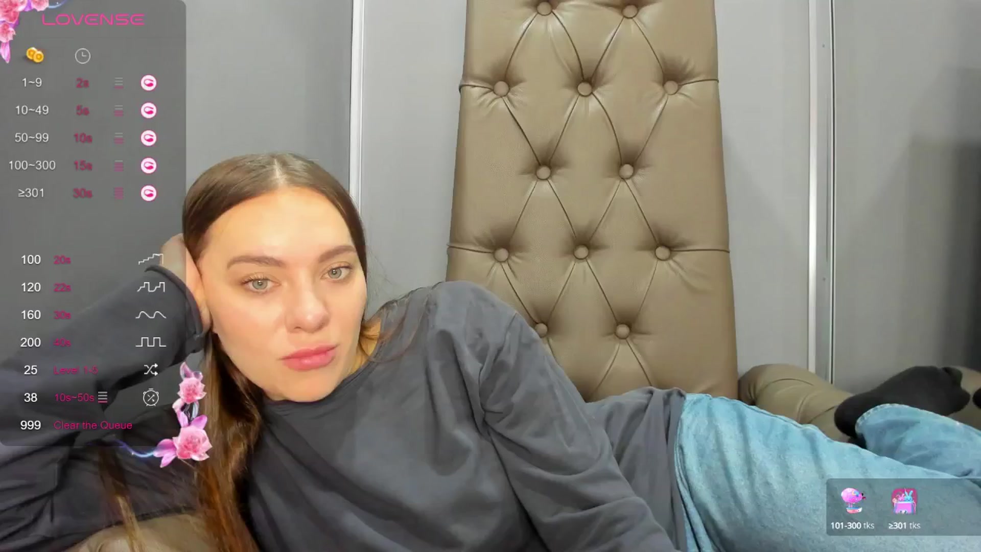 Gallery image thumbnail from Nicole_Kramm's myfreecams stream on, 12/21/2024, 13:16 image 11 of 20
