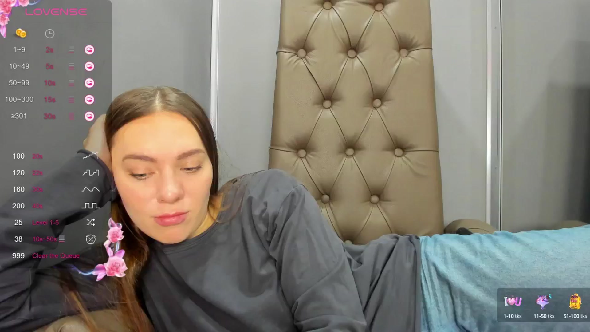 Gallery image thumbnail from Nicole_Kramm's myfreecams stream on, 12/21/2024, 13:16 image 5 of 20