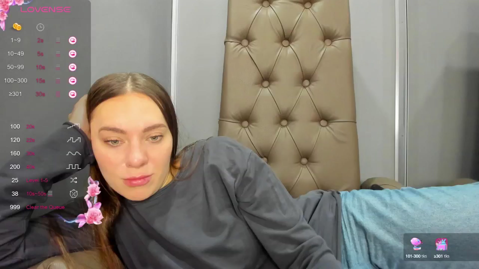 Gallery image thumbnail from Nicole_Kramm's myfreecams stream on, 12/21/2024, 13:16 image 9 of 20