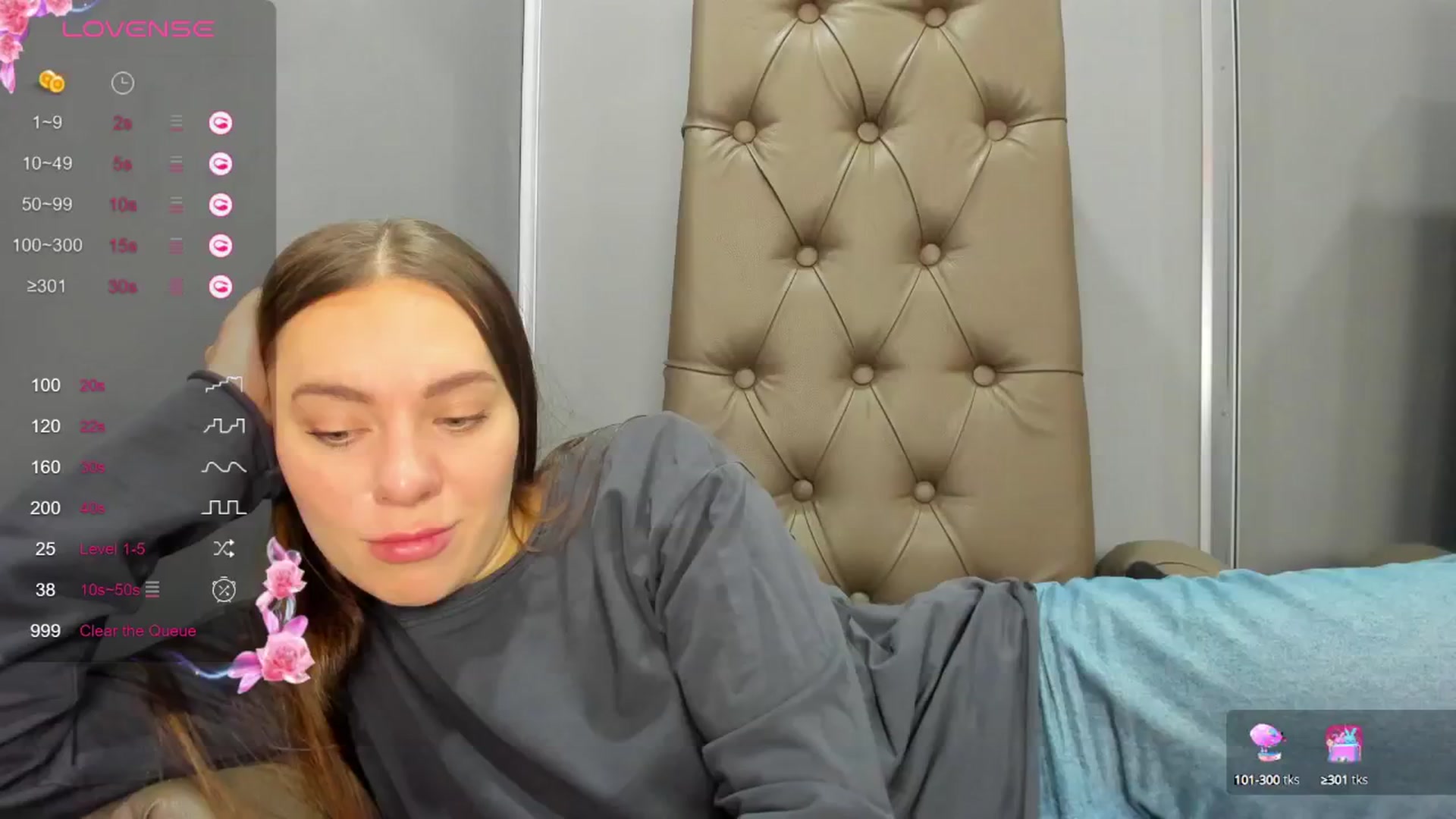 Gallery image thumbnail from Nicole_Kramm's myfreecams stream on, 12/21/2024, 13:16 image 7 of 20