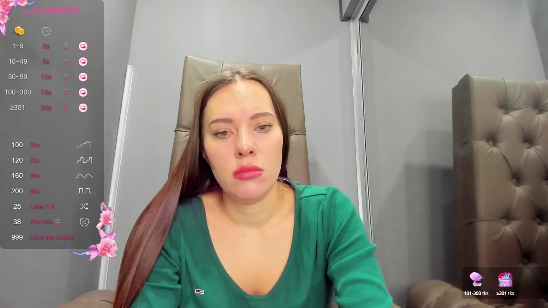 Gallery image thumbnail from Nicole_Kramm's myfreecams stream on, 12/22/2024, 09:40 image 2 of 20