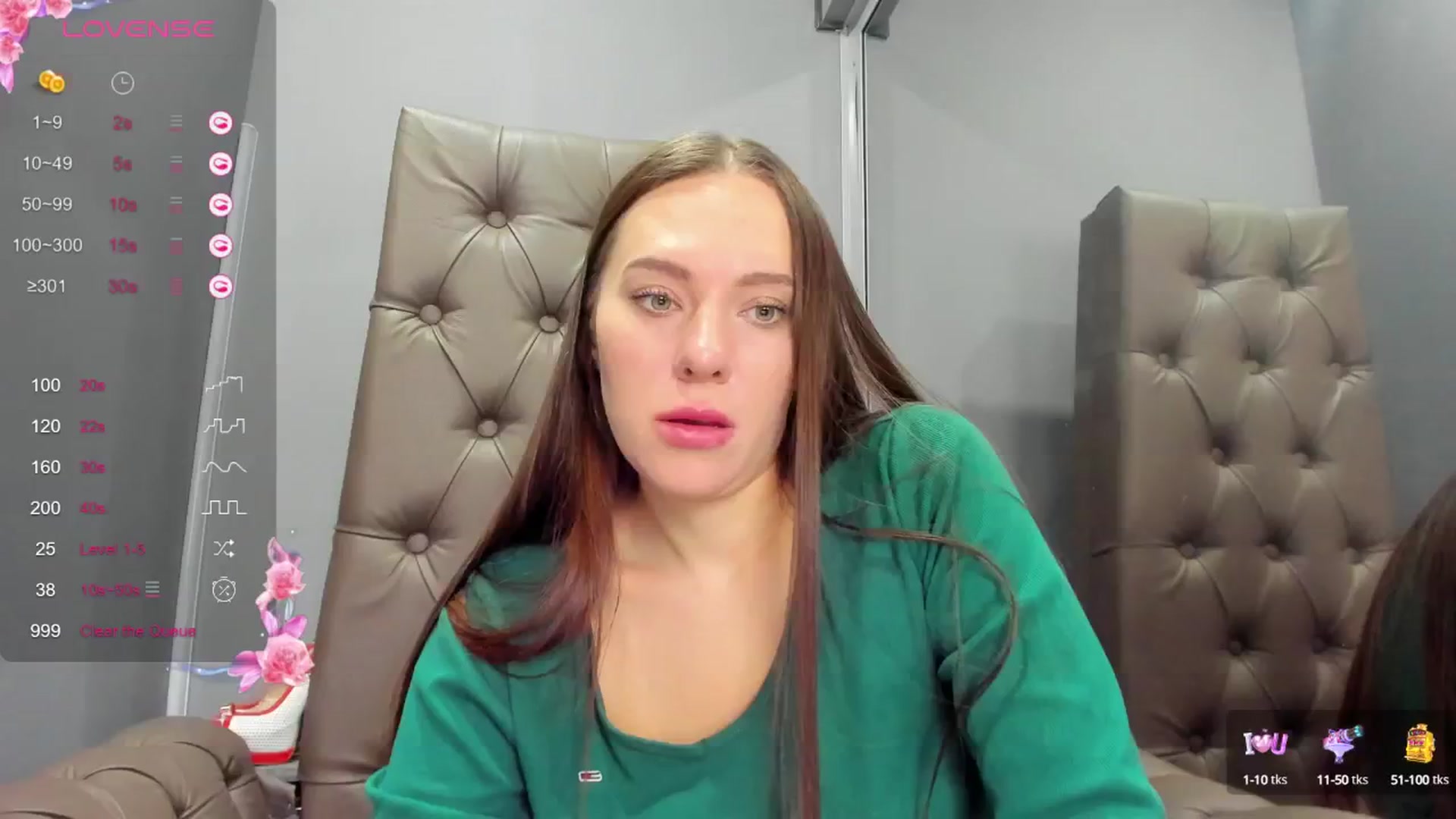 Gallery image thumbnail from Nicole_Kramm's myfreecams stream on, 12/22/2024, 10:04 image 14 of 20