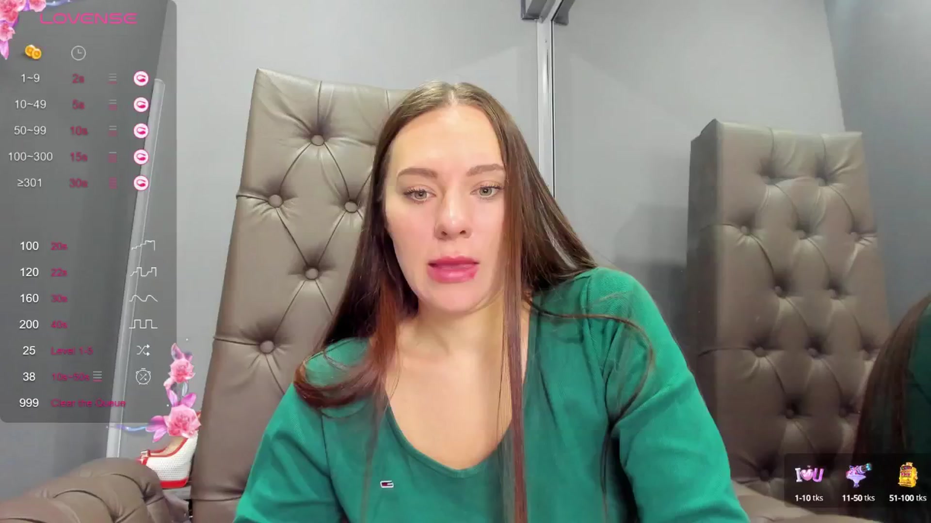 Gallery image thumbnail from Nicole_Kramm's myfreecams stream on, 12/22/2024, 10:04 image 8 of 20