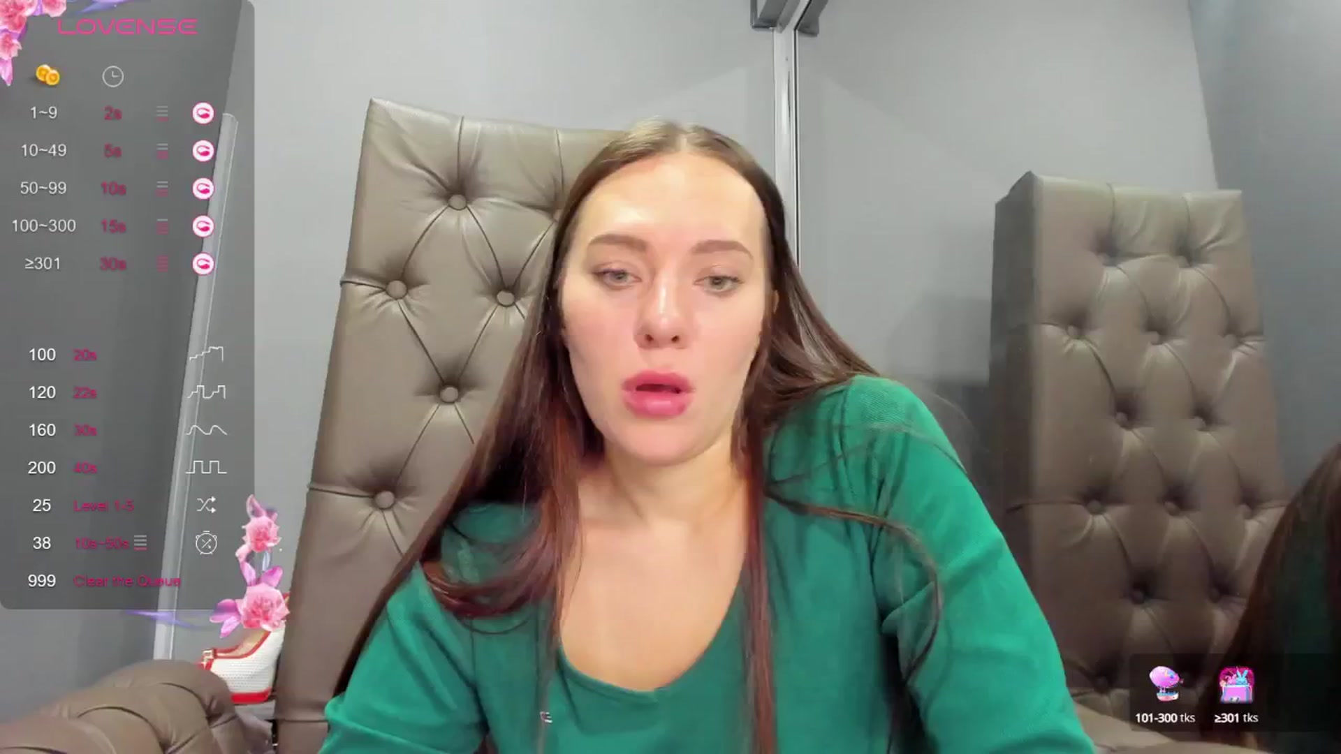 Gallery image thumbnail from Nicole_Kramm's myfreecams stream on, 12/22/2024, 10:04 image 17 of 20