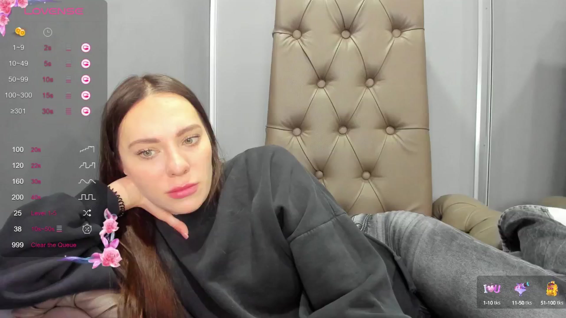 Gallery image thumbnail from Nicole_Kramm's myfreecams stream on, 12/24/2024, 11:39 image 8 of 20