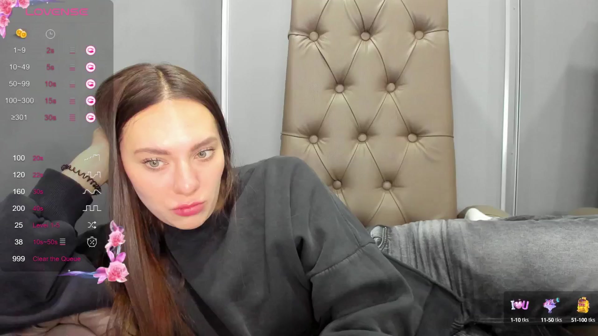 Gallery image thumbnail from Nicole_Kramm's myfreecams stream on, 12/24/2024, 11:39 image 5 of 20