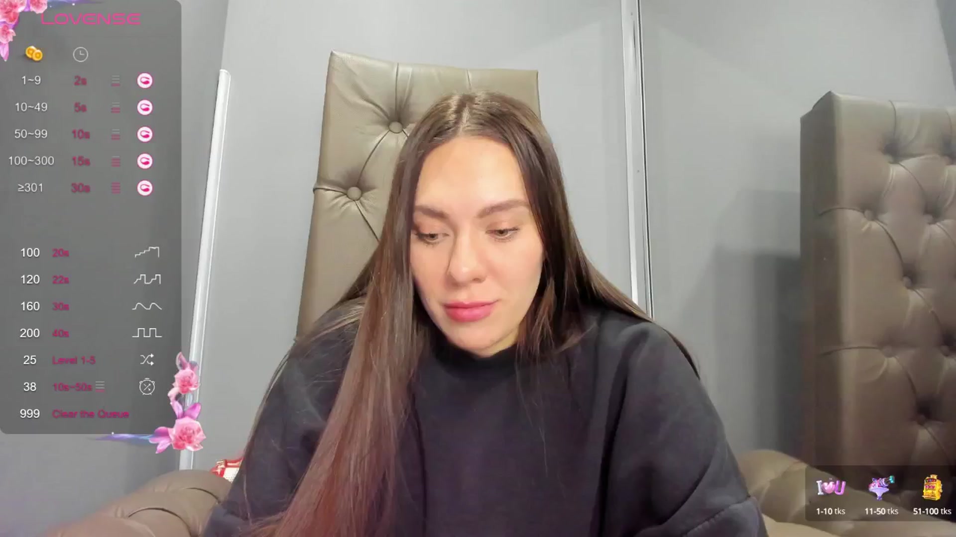 Gallery image thumbnail from Nicole_Kramm's myfreecams stream on, 12/24/2024, 11:39 image 15 of 20
