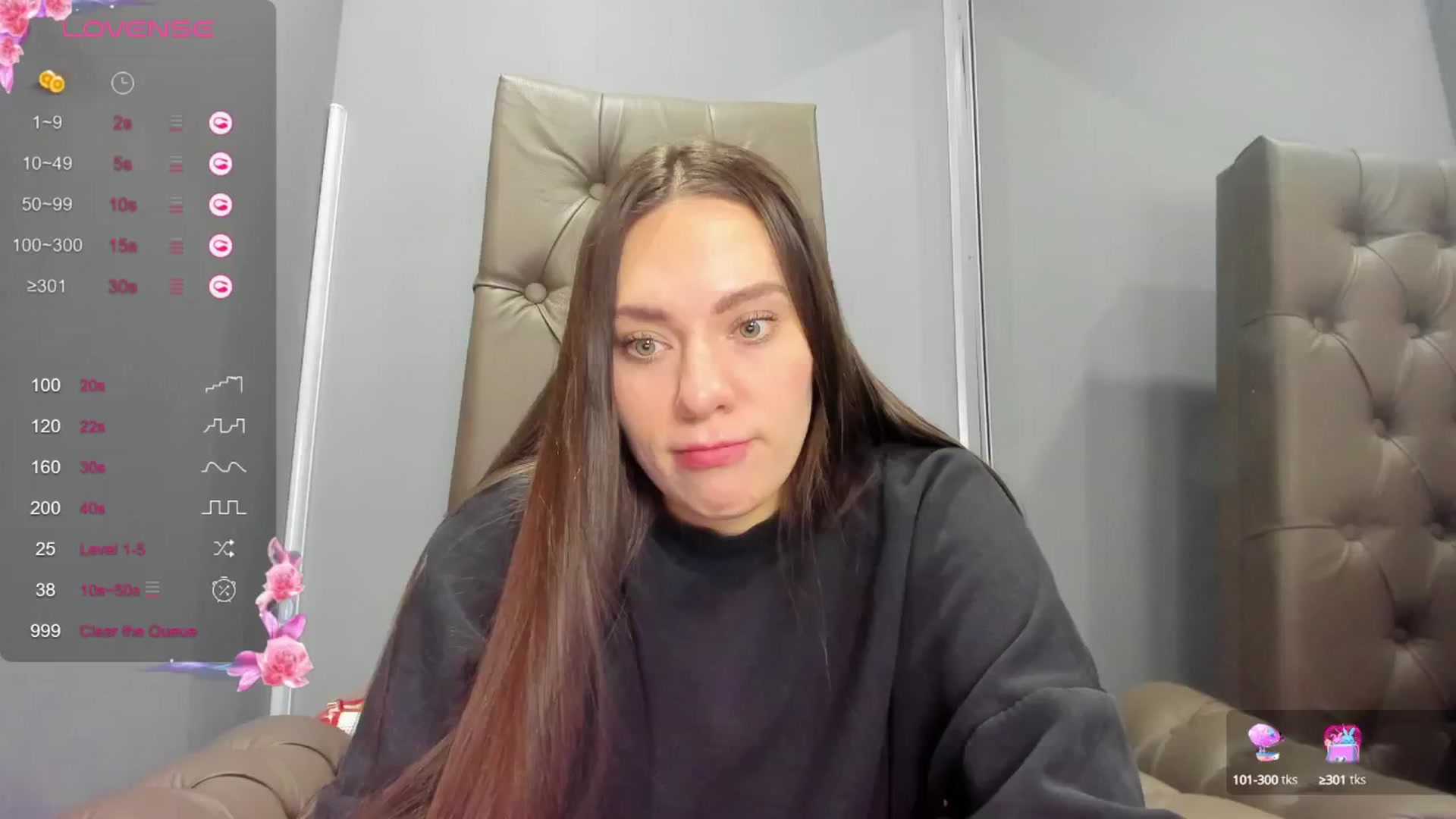 Gallery image thumbnail from Nicole_Kramm's myfreecams stream on, 12/24/2024, 11:39 image 14 of 20