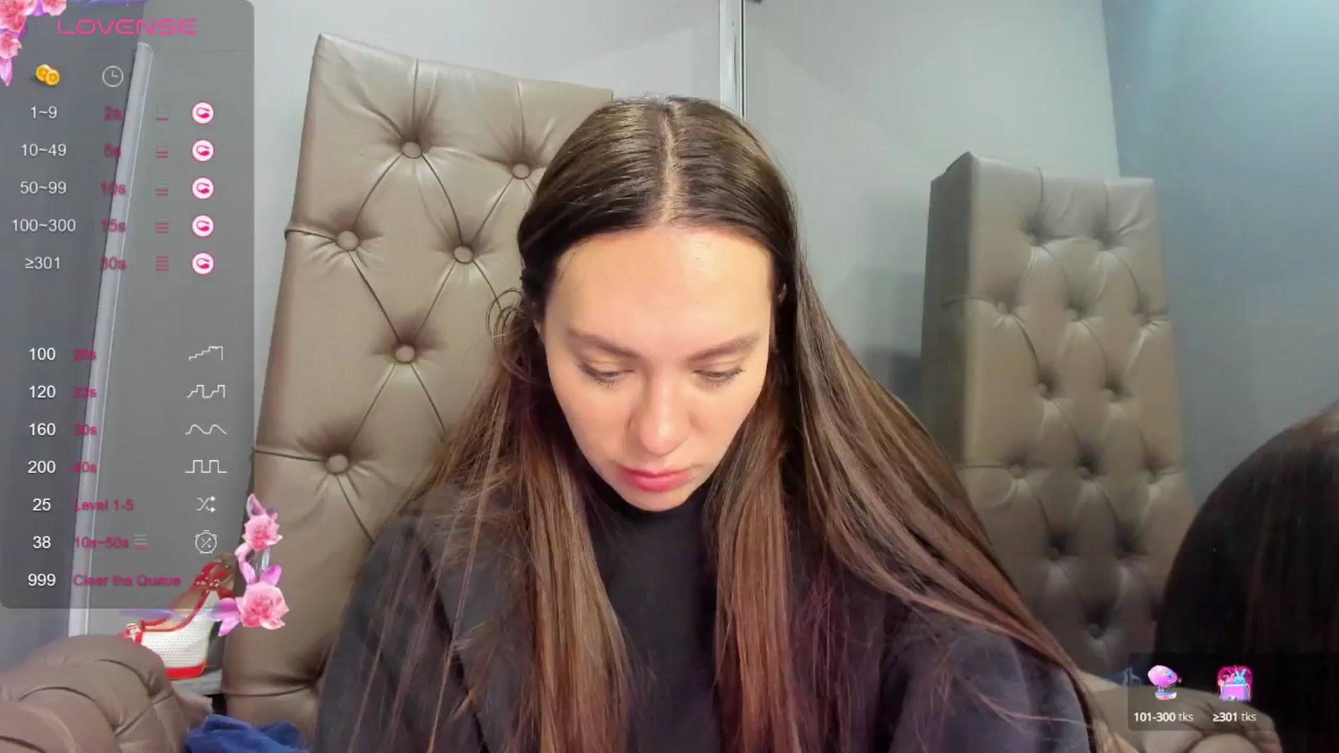 Gallery image thumbnail from Nicole_Kramm's myfreecams stream on, 12/24/2024, 14:39 image 13 of 20