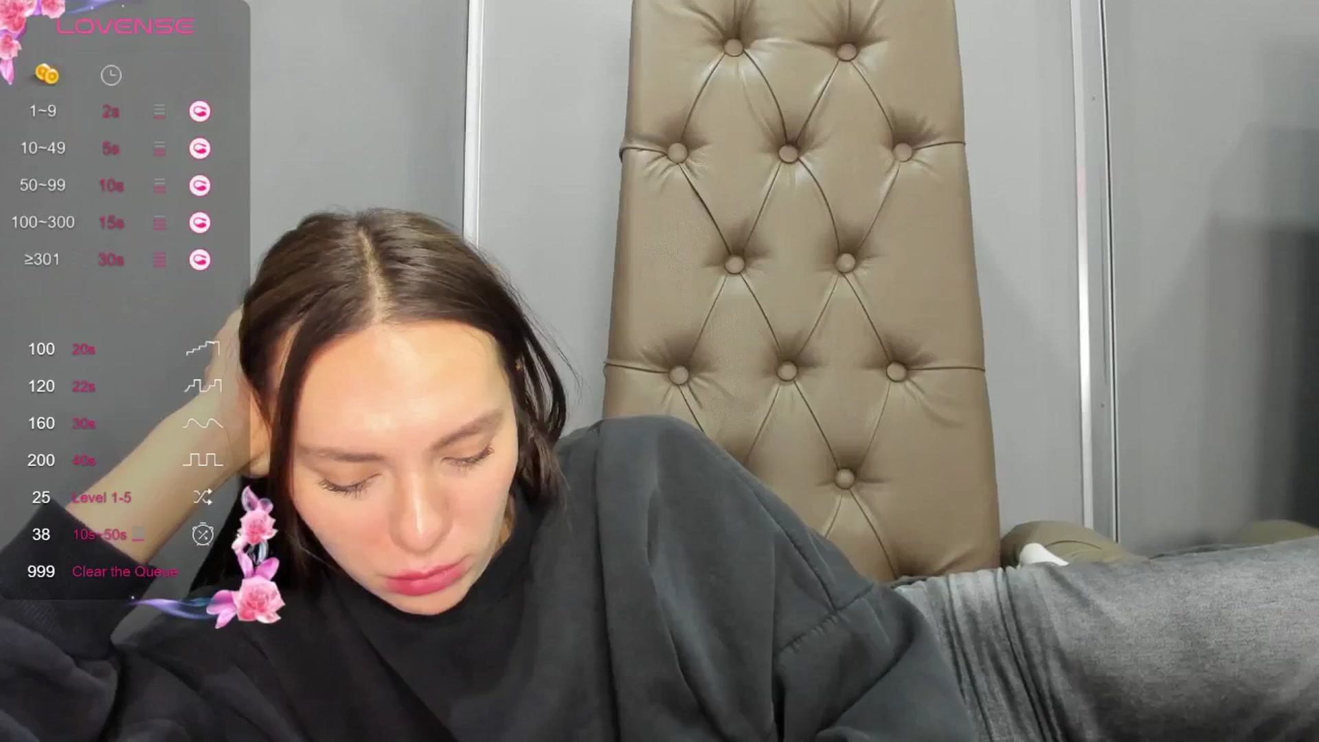 Gallery image thumbnail from Nicole_Kramm's myfreecams stream on, 12/24/2024, 14:39 image 8 of 20