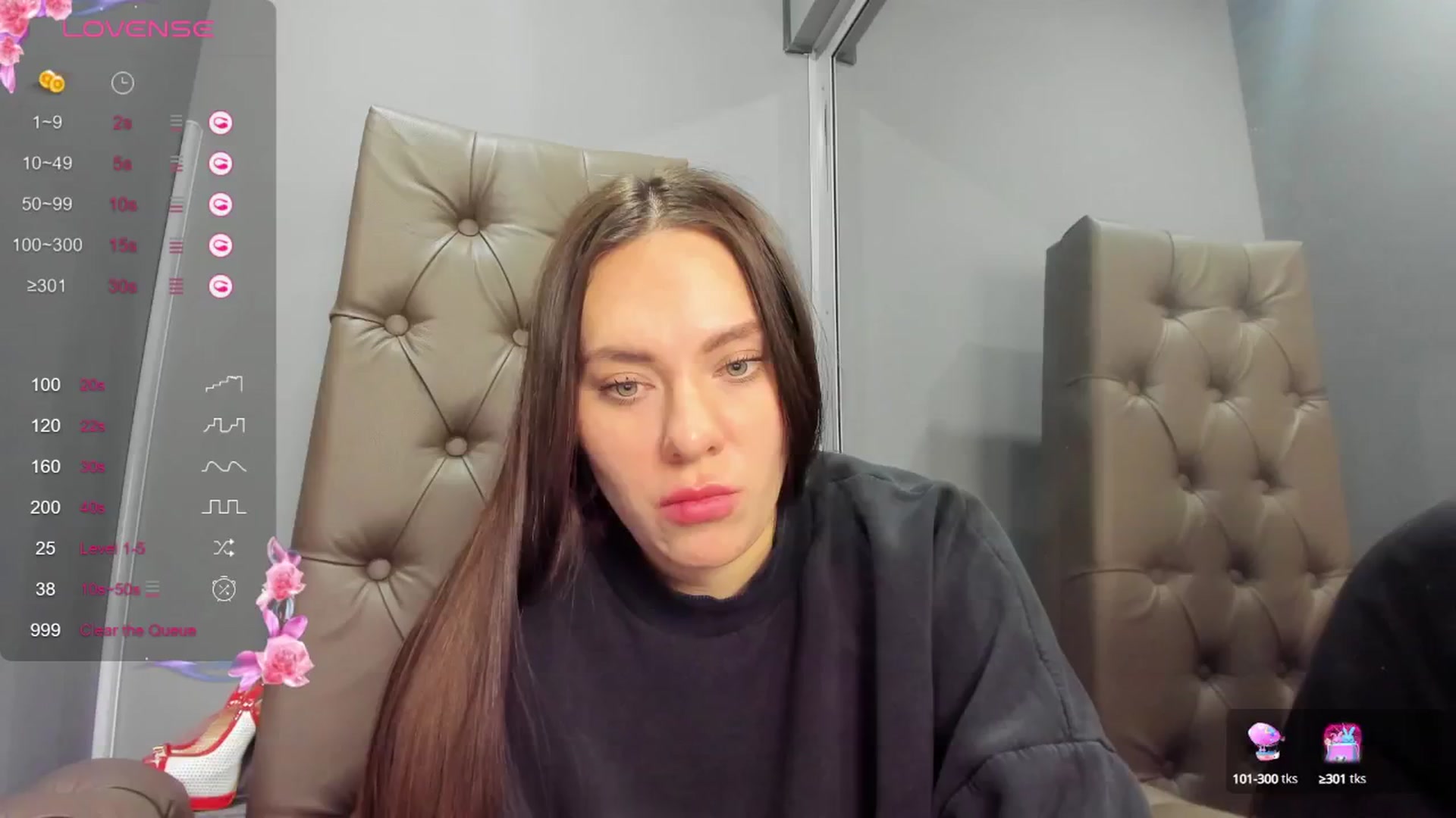 Gallery image thumbnail from Nicole_Kramm's myfreecams stream on, 12/24/2024, 14:39 image 7 of 20