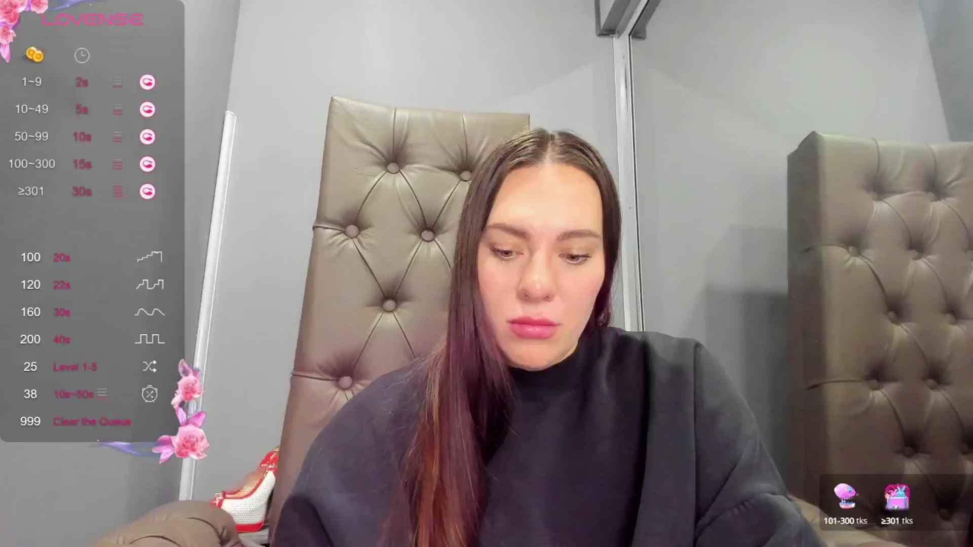 Gallery image thumbnail from Nicole_Kramm's myfreecams stream on, 12/25/2024, 08:38 image 15 of 20