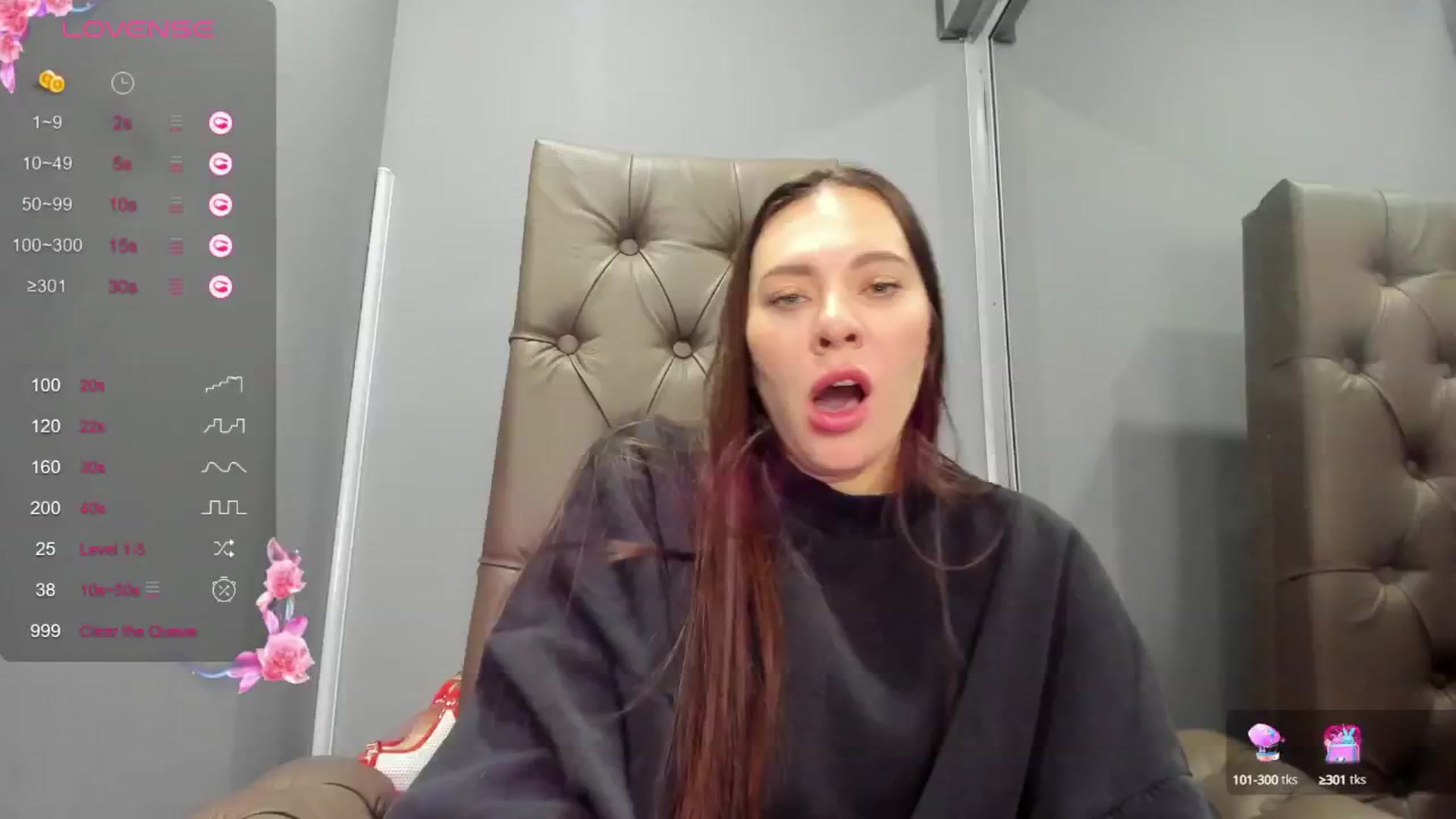 Gallery image thumbnail from Nicole_Kramm's myfreecams stream on, 12/25/2024, 08:38 image 2 of 20