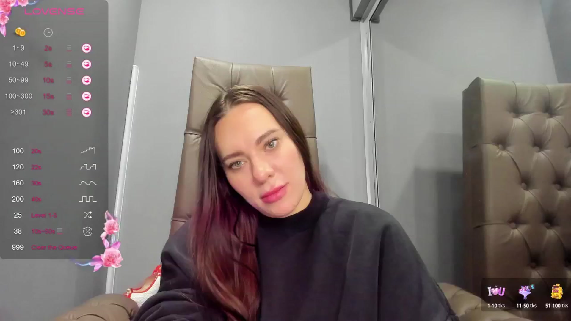 Gallery image thumbnail from Nicole_Kramm's myfreecams stream on, 12/25/2024, 08:38 image 16 of 20