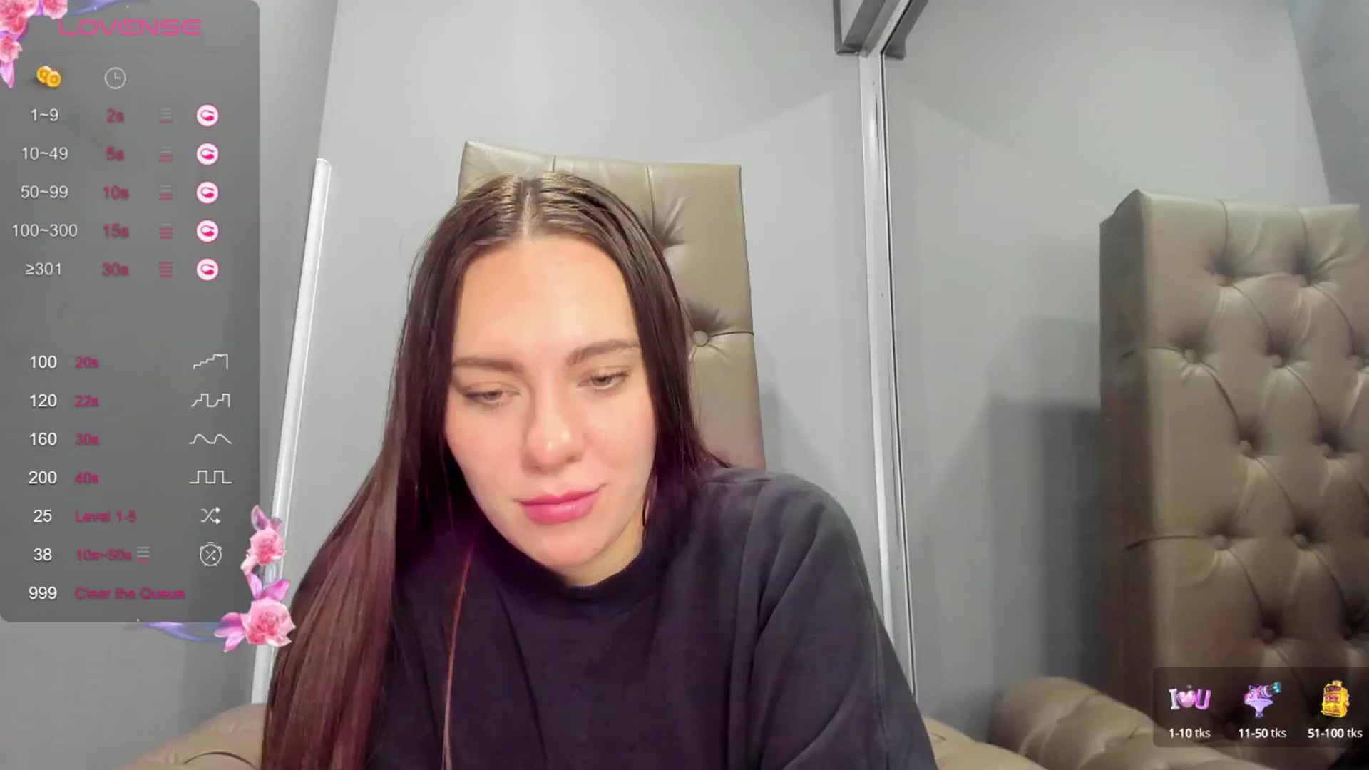 Gallery image thumbnail from Nicole_Kramm's myfreecams stream on, 12/25/2024, 08:38 image 17 of 20