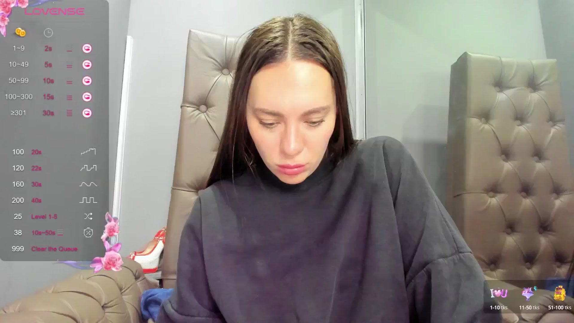 Gallery image thumbnail from Nicole_Kramm's myfreecams stream on, 12/25/2024, 09:20 image 17 of 20