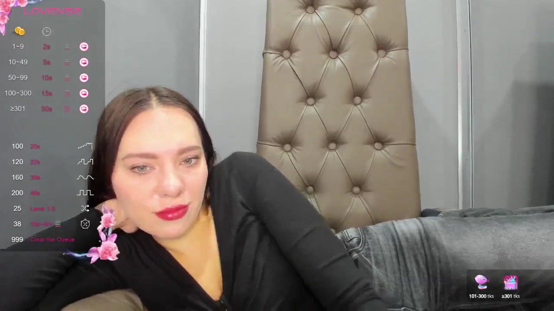 Gallery image thumbnail from Nicole_Kramm's myfreecams stream on, 12/27/2024, 07:35 image 6 of 20