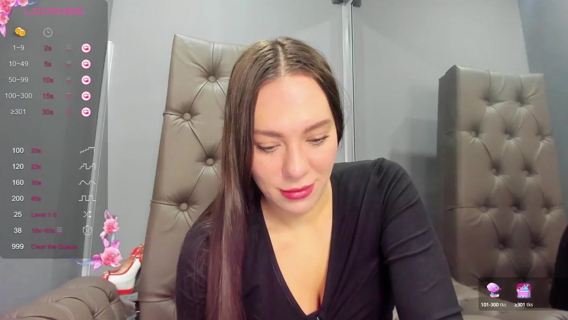 Gallery image thumbnail from Nicole_Kramm's myfreecams stream on, 12/27/2024, 08:16 image 14 of 20