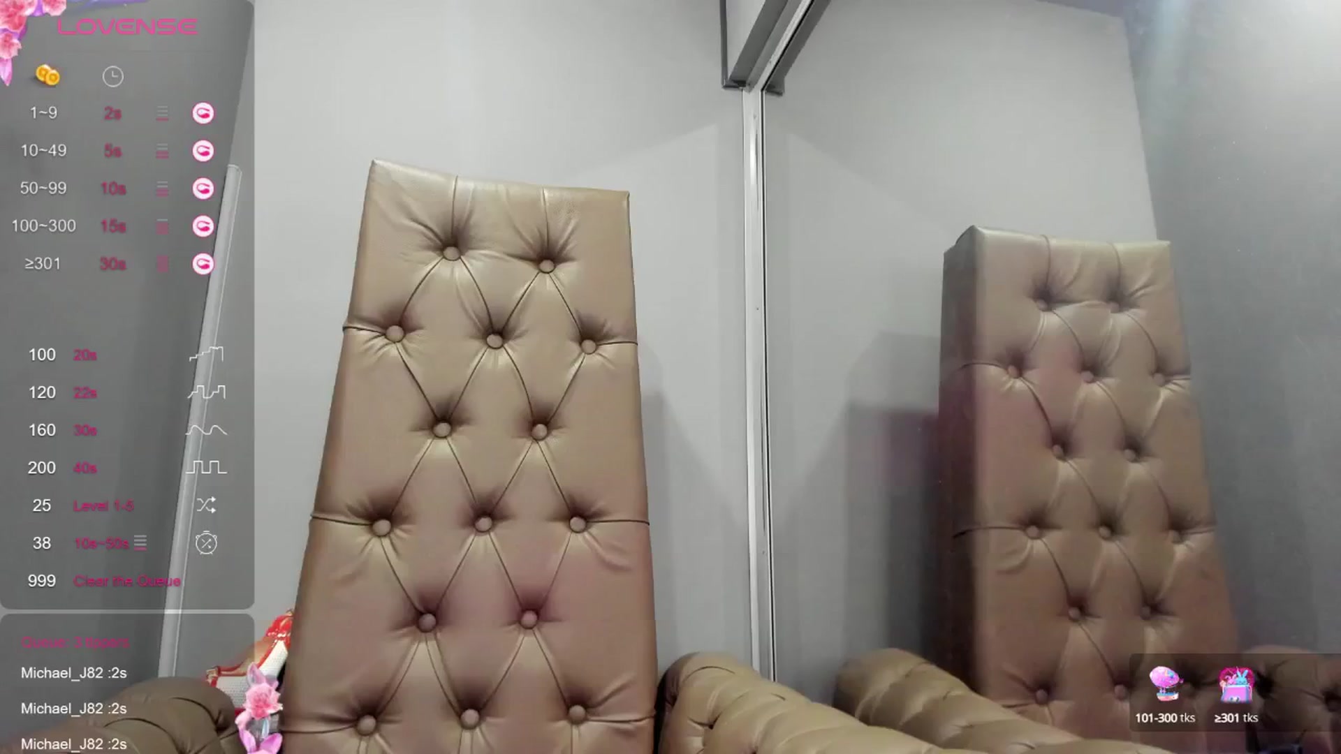 Gallery image thumbnail from Nicole_Kramm's myfreecams stream on, 12/27/2024, 10:54 image 9 of 20