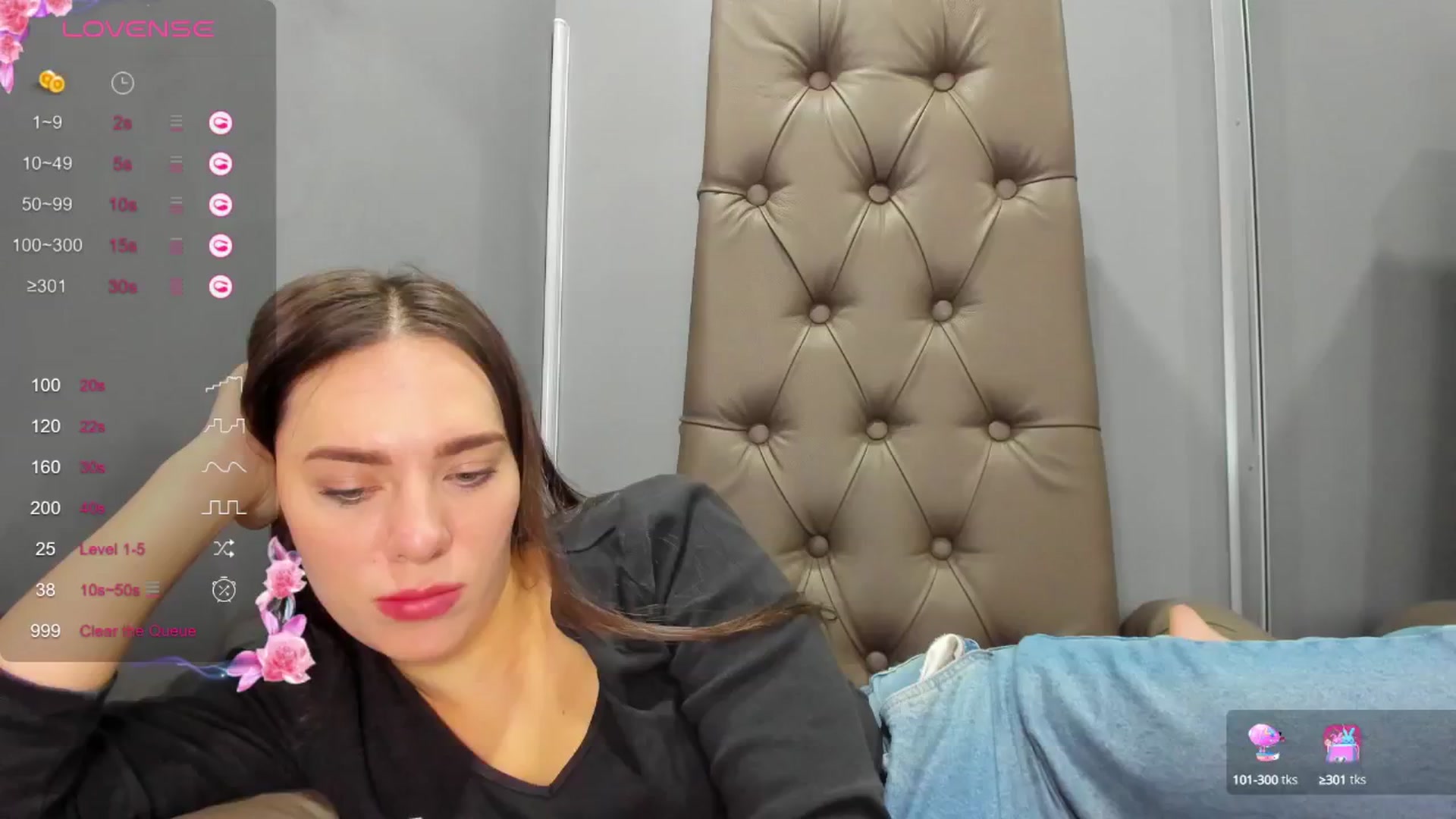 Gallery image thumbnail from Nicole_Kramm's myfreecams stream on, 12/29/2024, 09:50 image 17 of 20