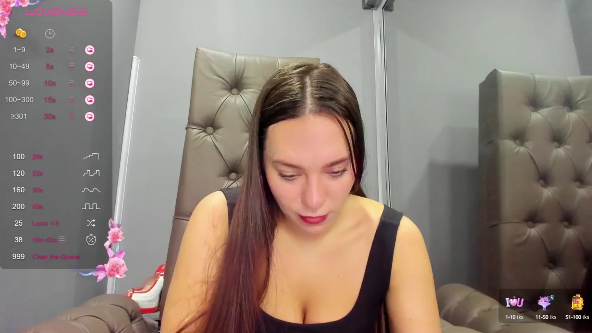 Gallery image thumbnail from Nicole_Kramm's myfreecams stream on, 12/30/2024, 08:54 image 7 of 20
